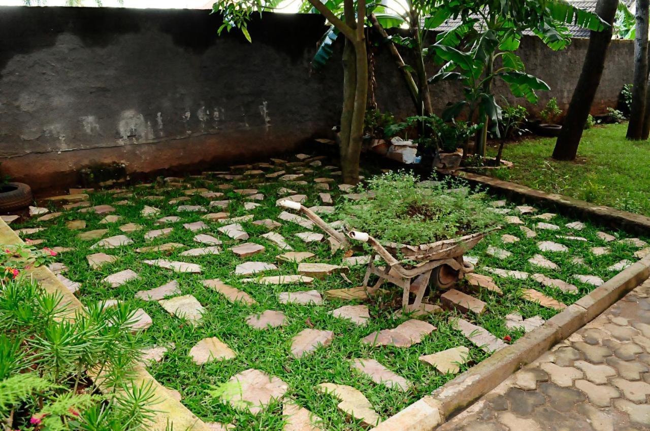 The Shoebill Nest Bed & Breakfast Kampala Eksteriør bilde